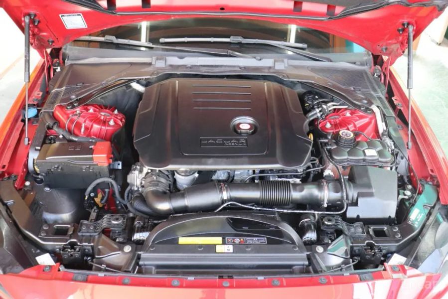 Jaguar XE