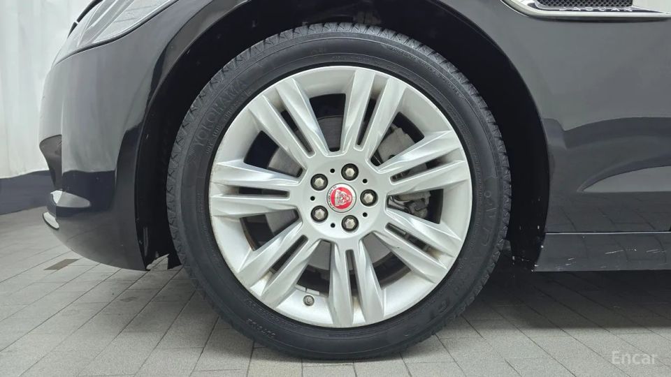 Jaguar xf