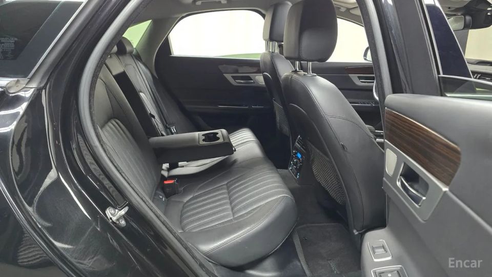 Jaguar xf
