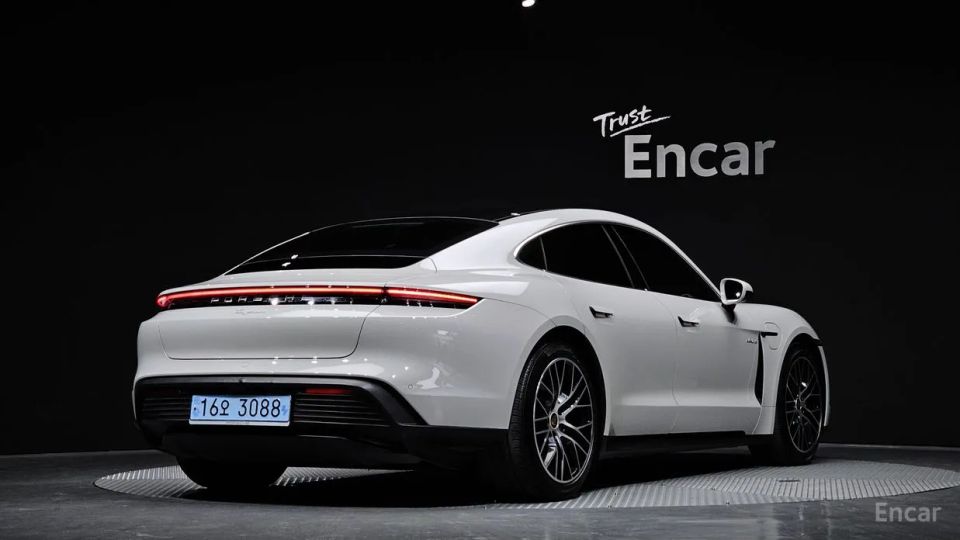 Porsche Taycan