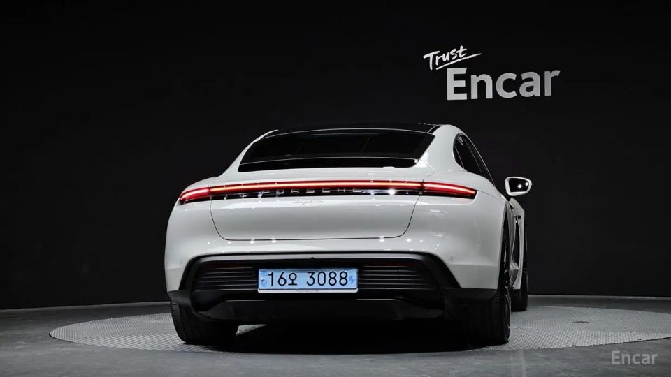 Porsche Taycan