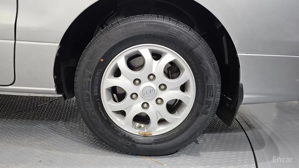 Hyundai Starex