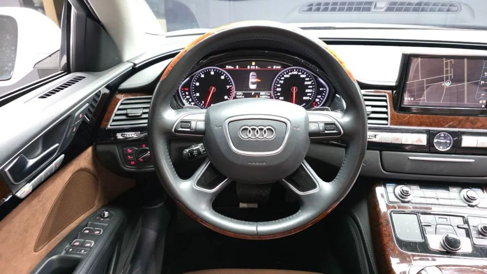 Audi A8