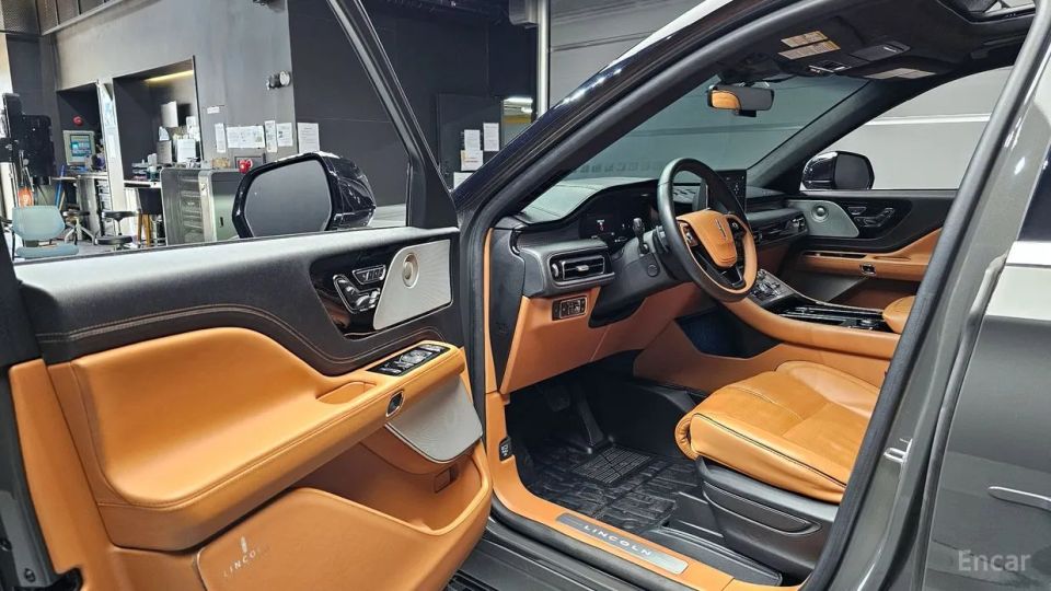 Lincoln Aviator