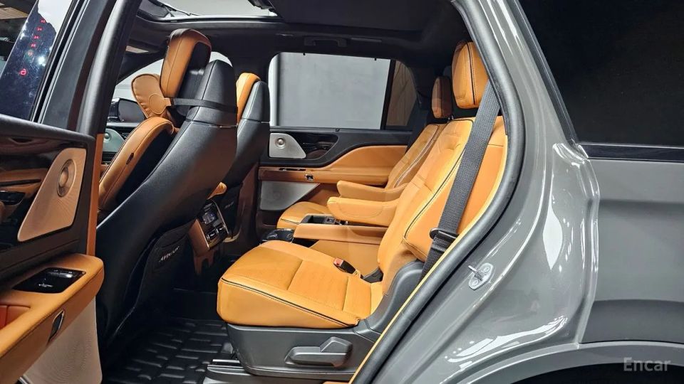 Lincoln Aviator