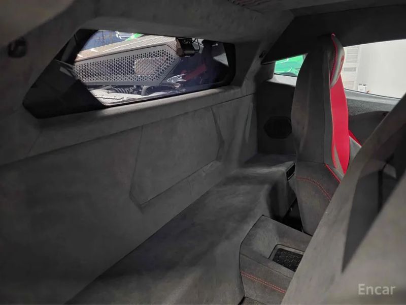 Lamborghini Revuelto