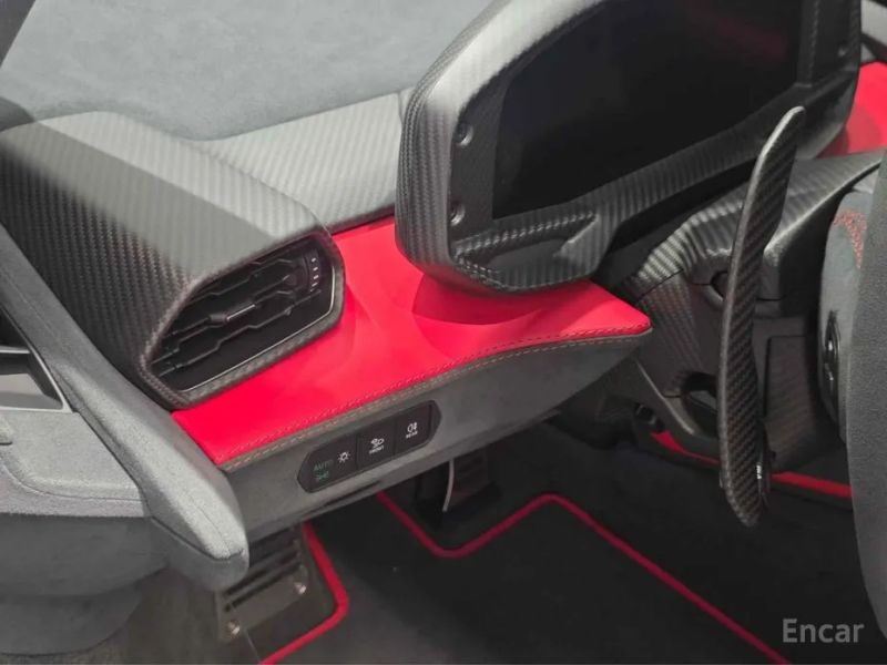 Lamborghini Revuelto