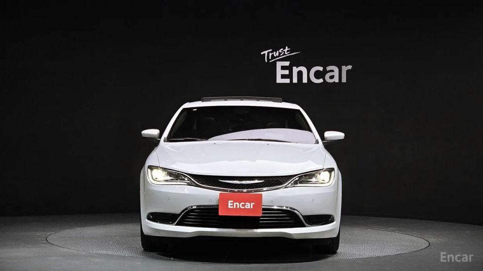 Chrysler 200