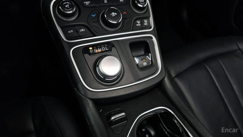 Chrysler 200