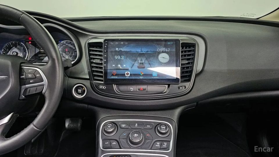 Chrysler 200