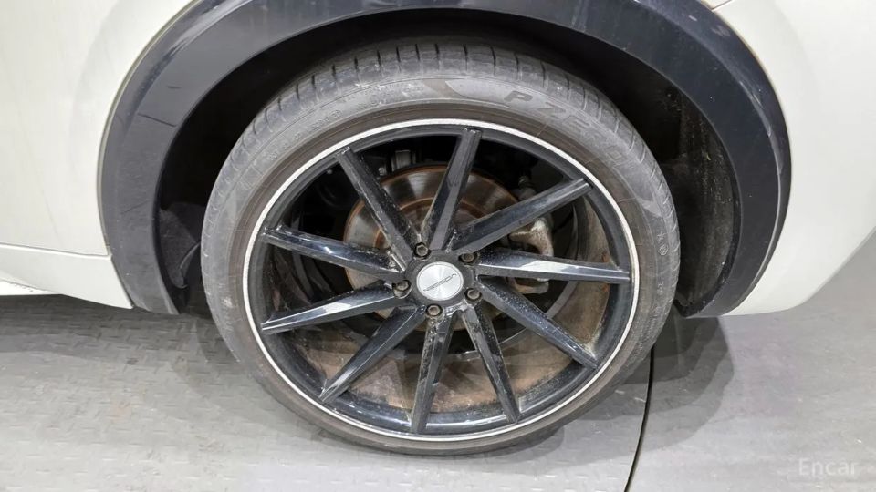 Infiniti Q30
