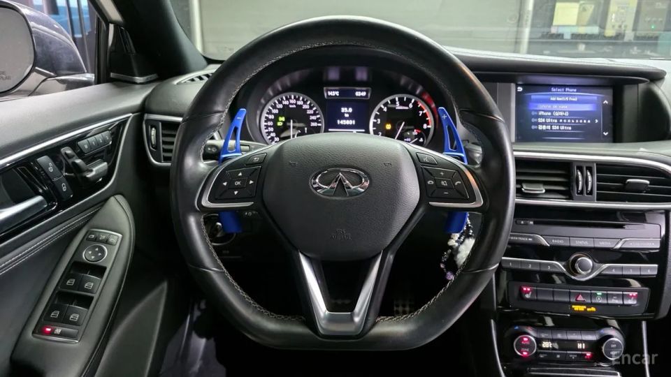 Infiniti Q30