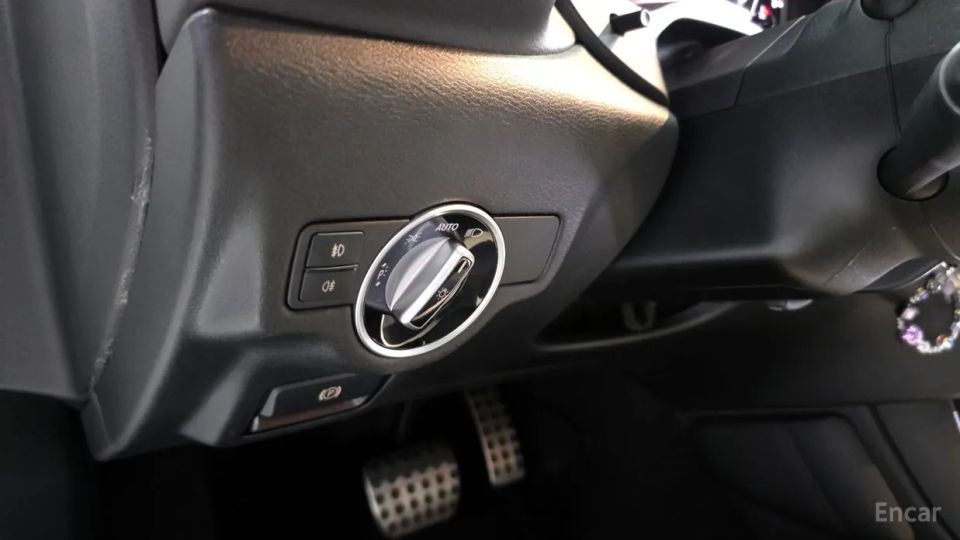 Infiniti Q30