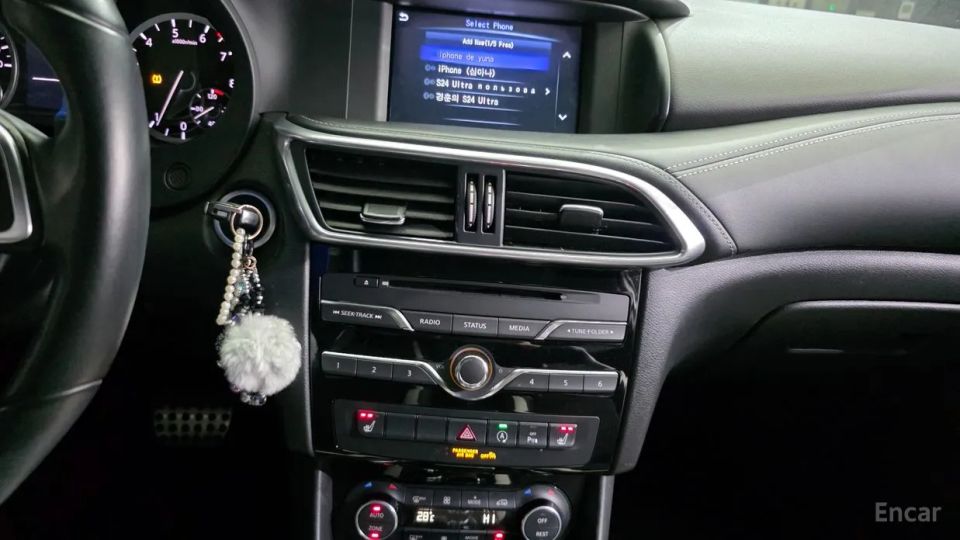 Infiniti Q30