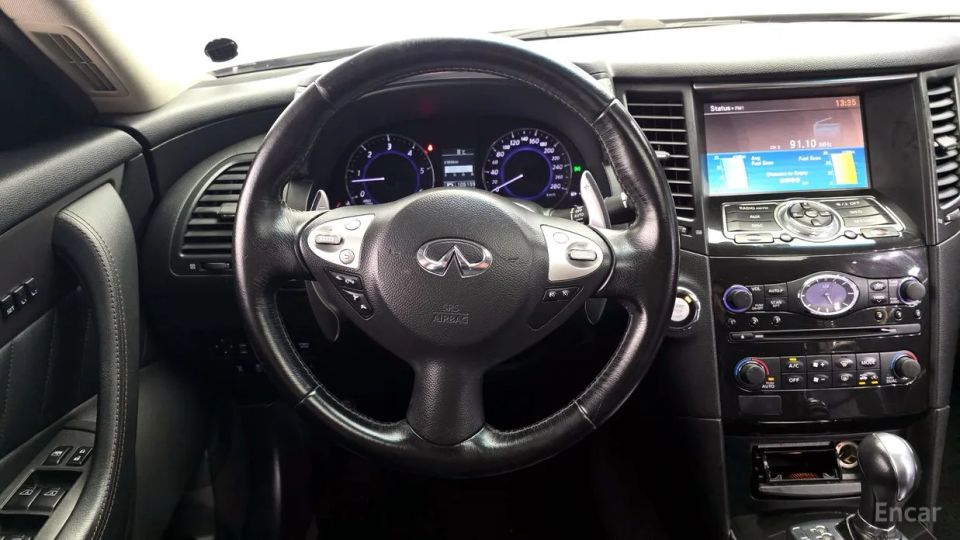 Infiniti QX70