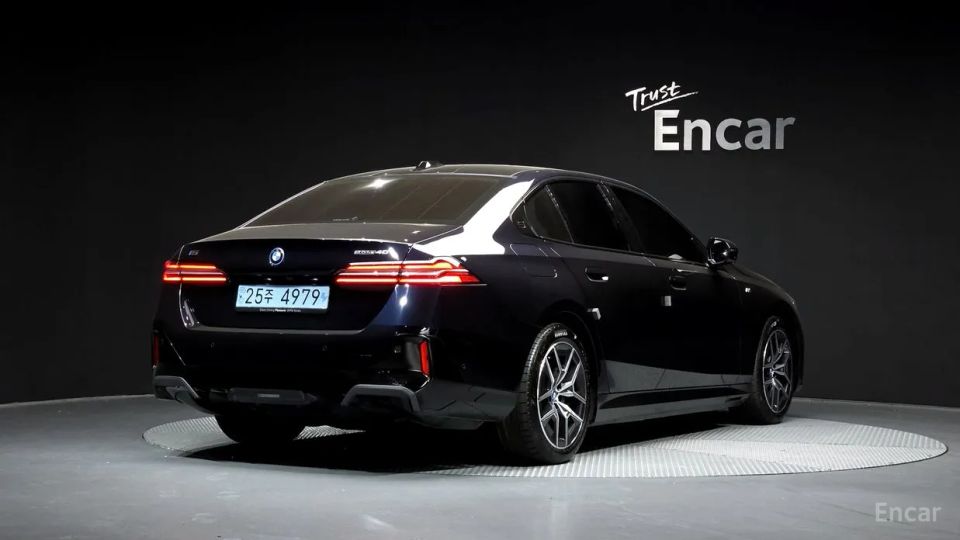 BMW i5