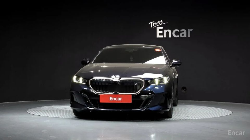 BMW i5