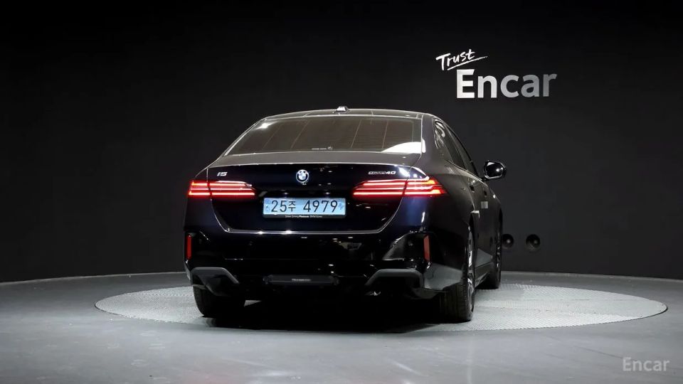 BMW i5