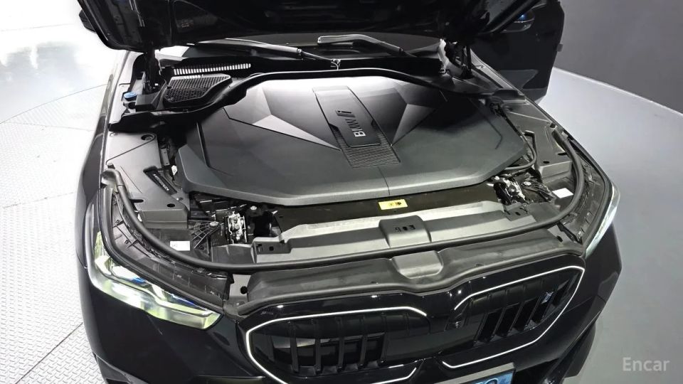 BMW i5