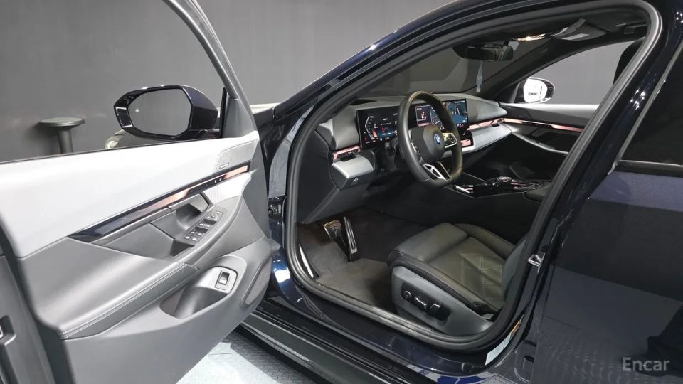 BMW i5