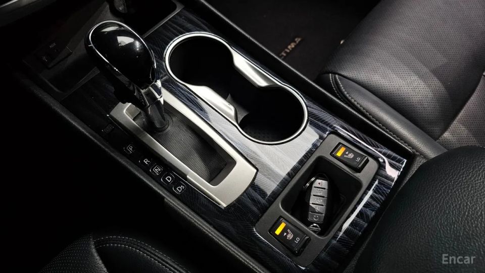 Nissan altima
