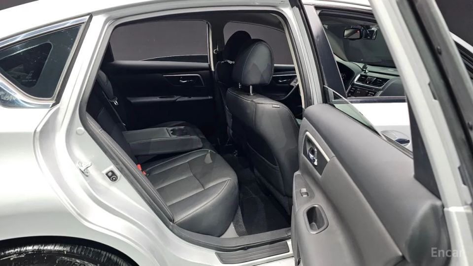 Nissan altima