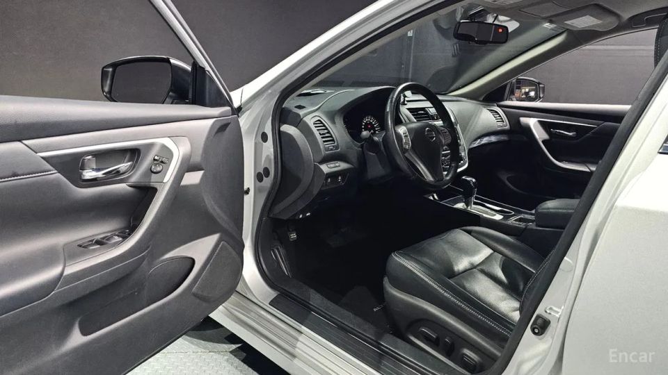 Nissan altima