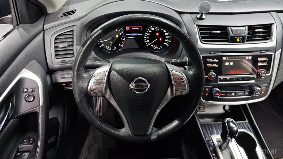 Nissan altima