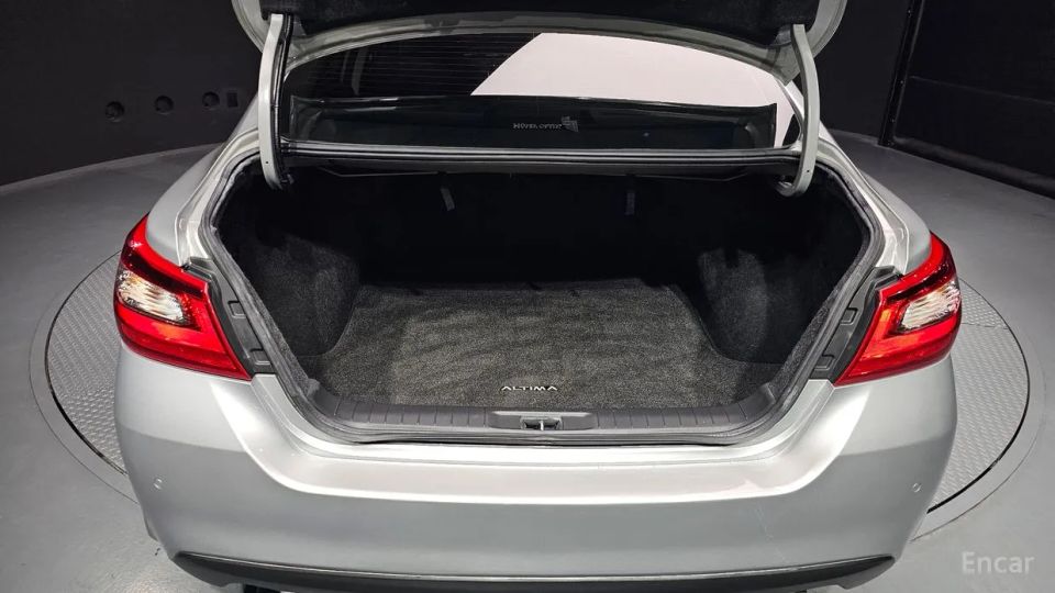 Nissan altima
