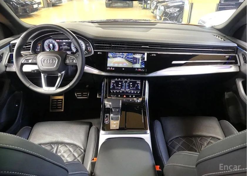 Audi Q8