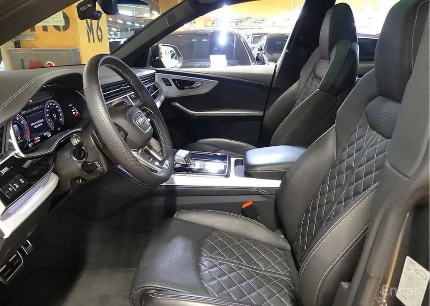 Audi Q8