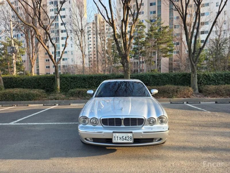 Jaguar XJ-8