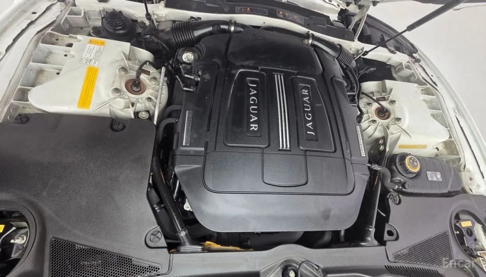 Jaguar XKR