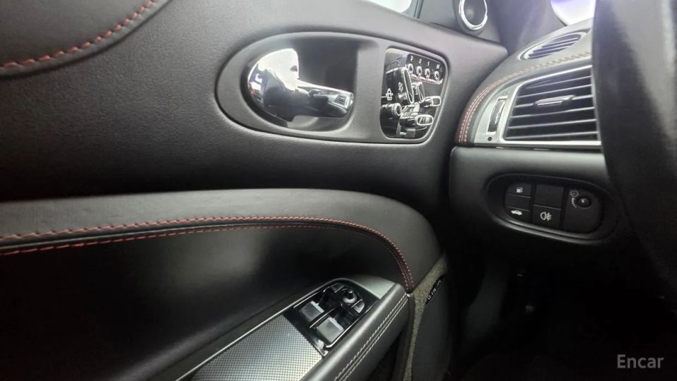 Jaguar XKR
