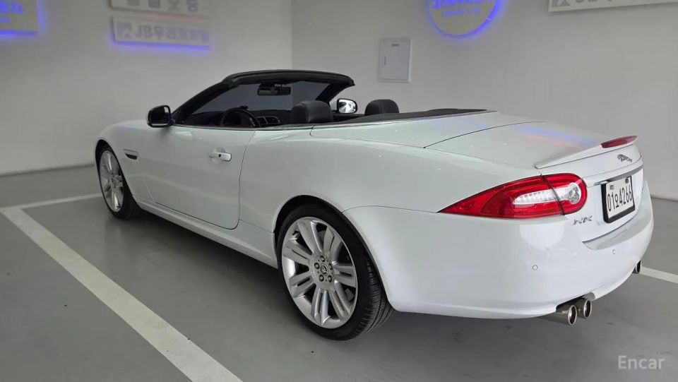 Jaguar XKR