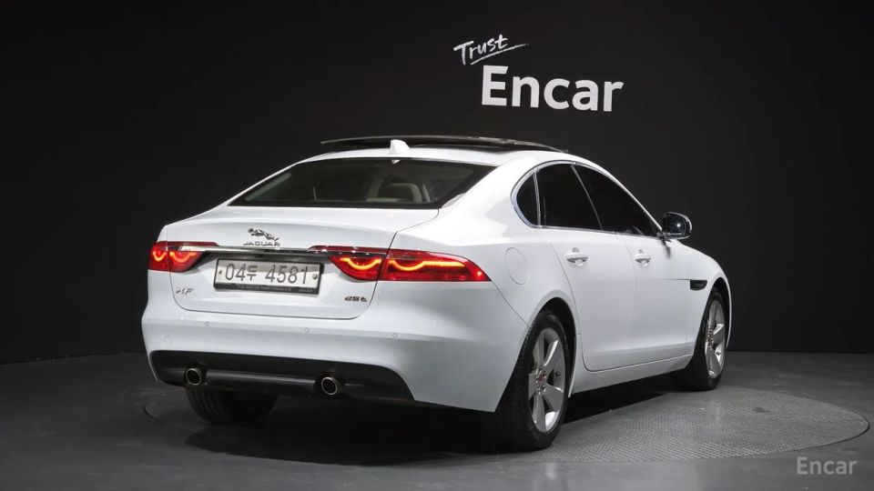 Jaguar xf