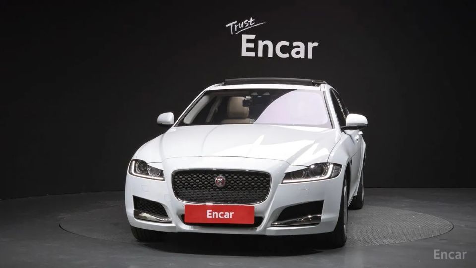 Jaguar xf