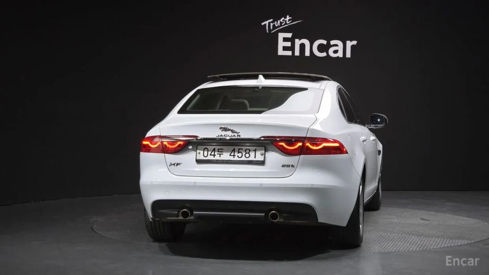 Jaguar xf
