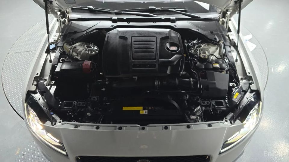 Jaguar xf