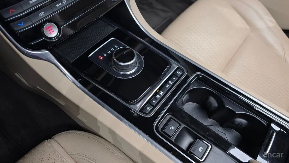 Jaguar xf