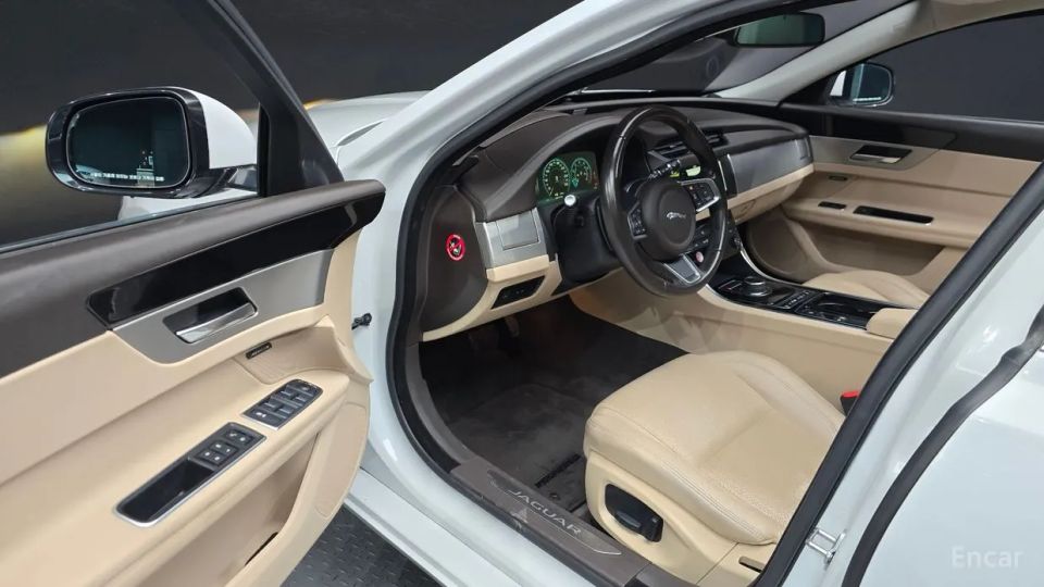 Jaguar xf