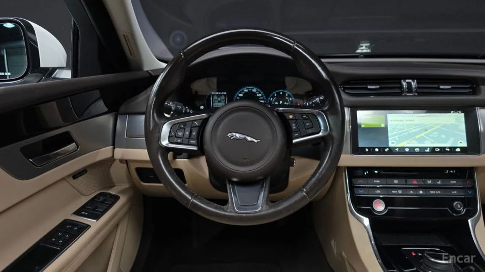 Jaguar xf
