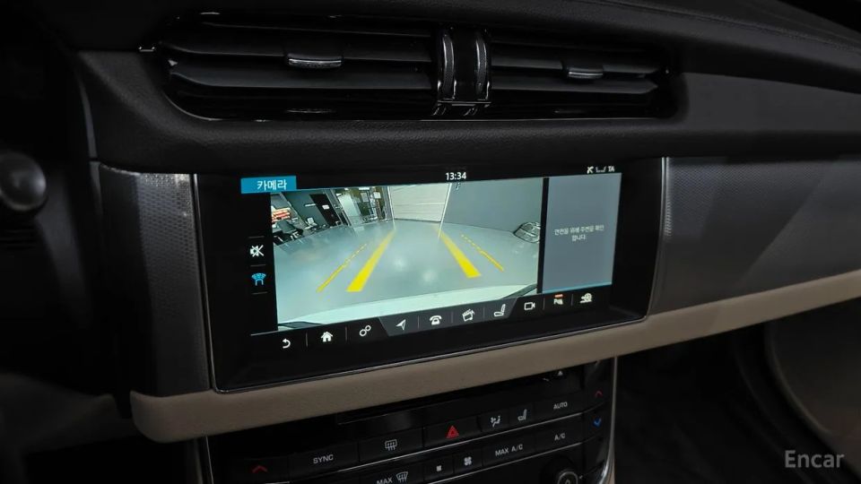 Jaguar xf