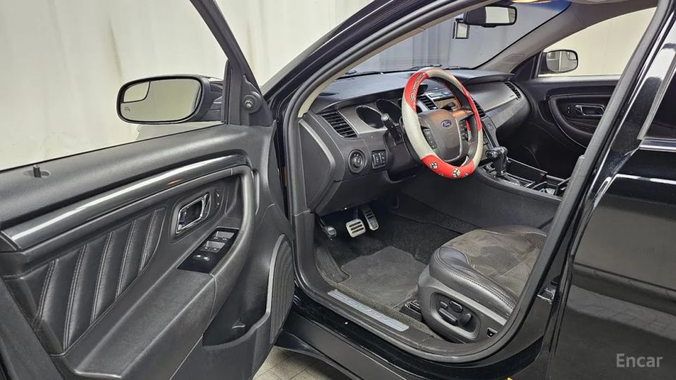 Ford Taurus