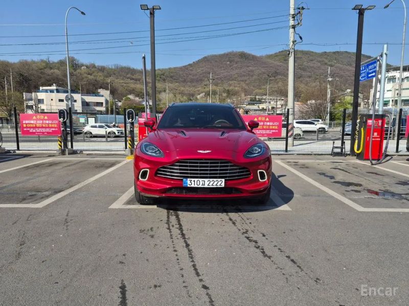 Astonmartin DBX