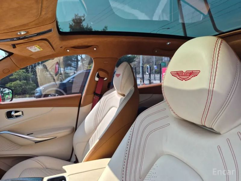 Astonmartin DBX