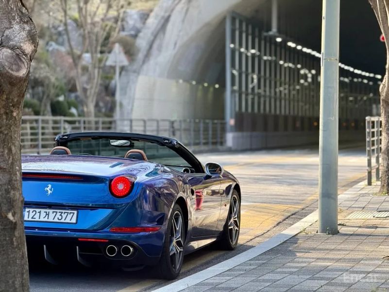 Ferrari California