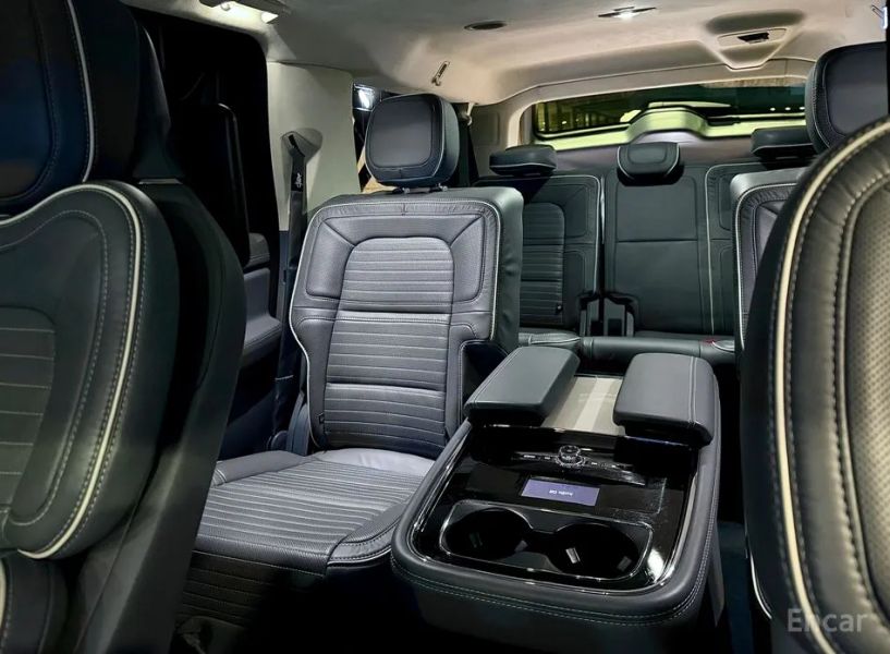 Lincoln Navigator