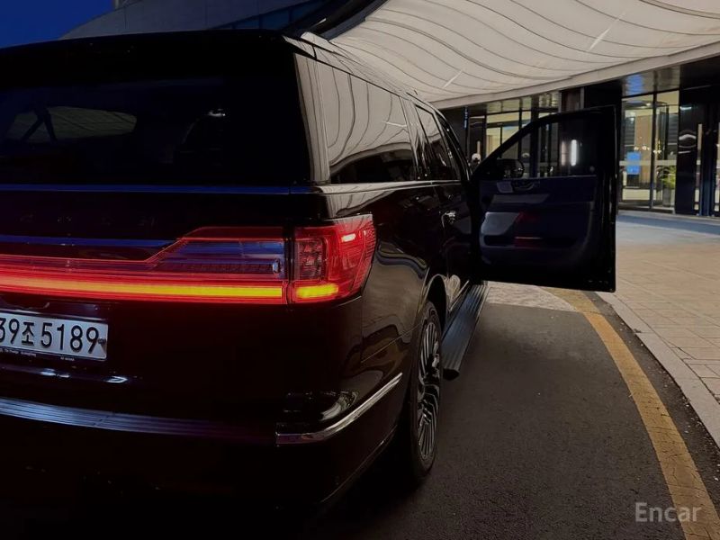 Lincoln Navigator