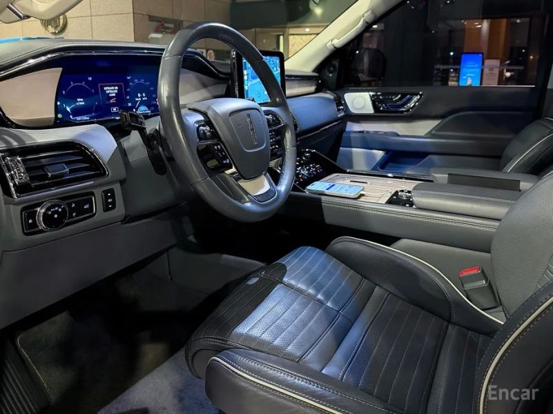 Lincoln Navigator